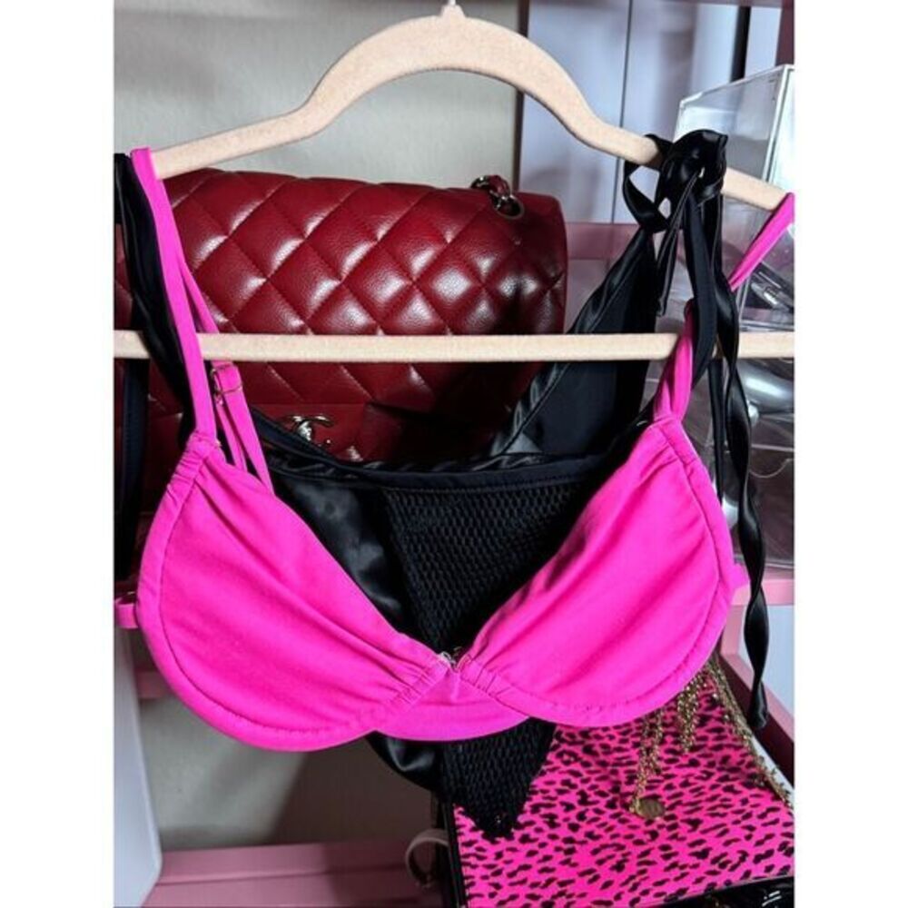 Frankie’s bikinis top